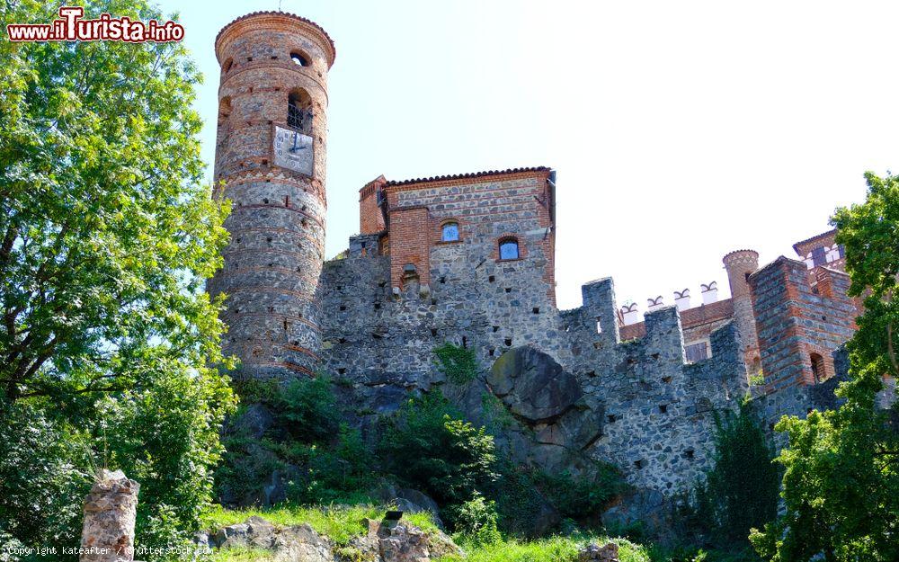 Immagine Il castello medievale di Pavone Canavese in Piemonte - © kateafter / Shutterstock.com