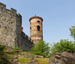 Il Castello di Pavone Canavese, uno dei monumenti piu belli del Piemonte