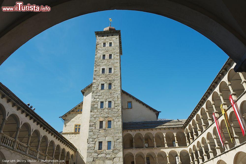 Immagine Coorte interna del Palazzo di Stockalper, il simbolo di Briga nella Svizzera francese. - © Dmitry Chulov / Shutterstock.com