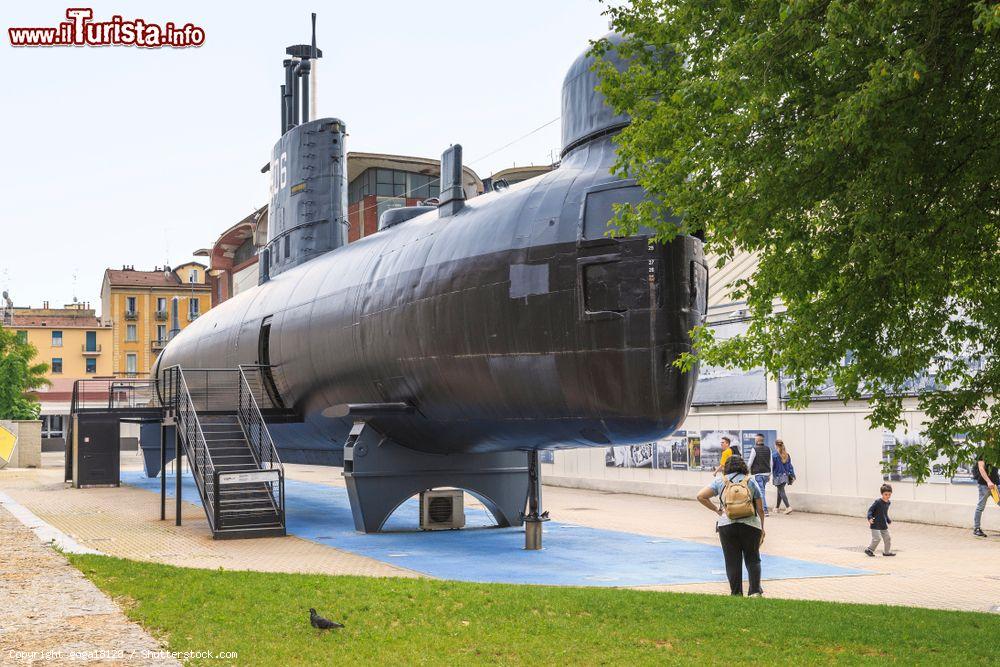 Immagine Nel cuore del Museo della Scienza e della Tecnologia si ammira il sommergibile da guerra Enrico Toti - © goga18128 / Shutterstock.com