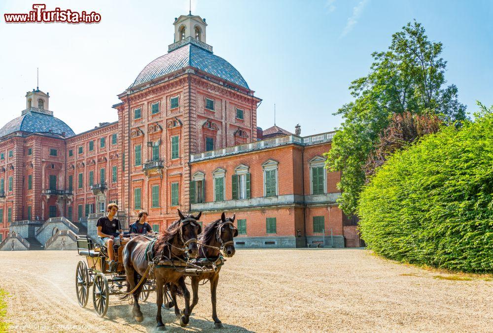 Immagine Tour in calesse al Castello di Racconigi in Piemonte - © Gimas / Shutterstock.com