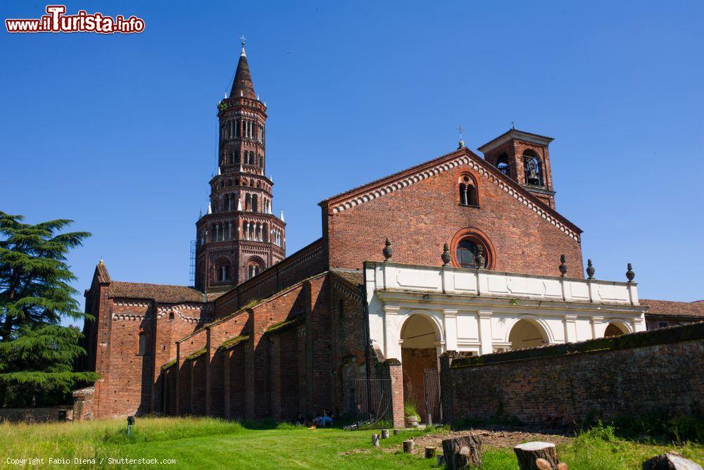 Immagine Il complesso monastico cistercense della Abbazia di Chiaravalle a sud di Milano - © Fabio Diena / Shutterstock.com
