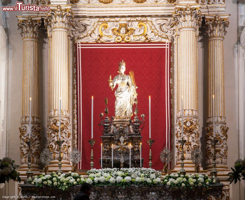 Immagine Una cappella della Cattedrale di Siracusa, isola di Ortigia - © VLADJ55 / Shutterstock.com