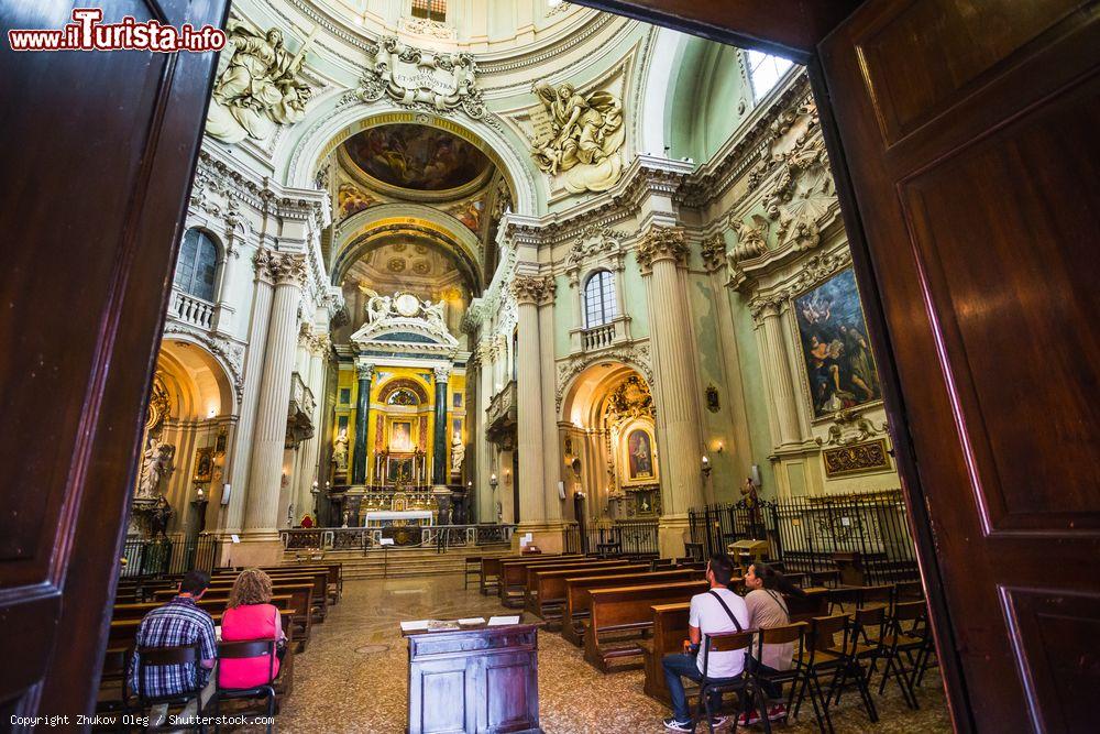 Immagine Visita ai ricchi interni della santuario di Santa Maria della vita in centro a Bologna - © Zhukov Oleg / Shutterstock.com