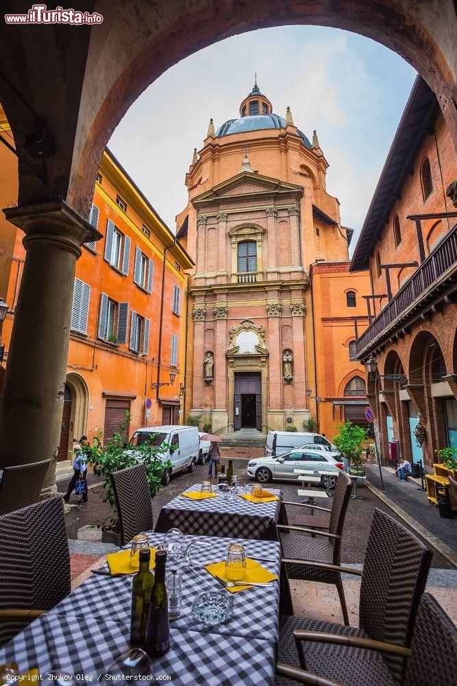 Immagine La facciata del Santuario barocco di Santa Maria della vita a Bologna - © Zhukov Oleg / Shutterstock.com