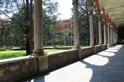 Uno scorcio del chiostro della Basilica di Sant'Ambrogio a Milano