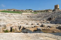 Uno scorcio del grande teatro greco di Siracusa che vanta oltre 2500 anni di storia. - © Claude Huot / Shutterstock.com