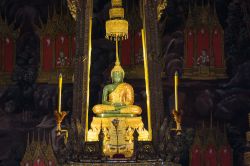 Il Buddha di Smeraldo dentro al tempio di ...