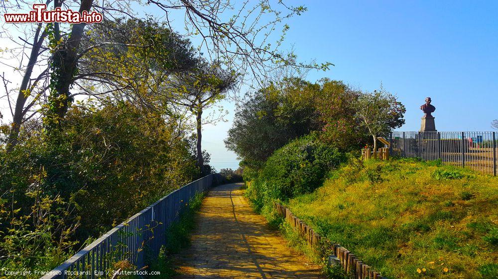 Immagine Passeggiata nel Parco Virgiliano di Posillipo a Napoli - © Francesco Ricciardi Exp / Shutterstock.com