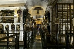 La visita alle Catacombe dei Cappuccini a Palermo - © Anton Kudelin / Shutterstock.com