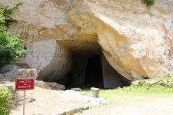 La Grotta dei Cordari, parco della Neapolis di Siracusa