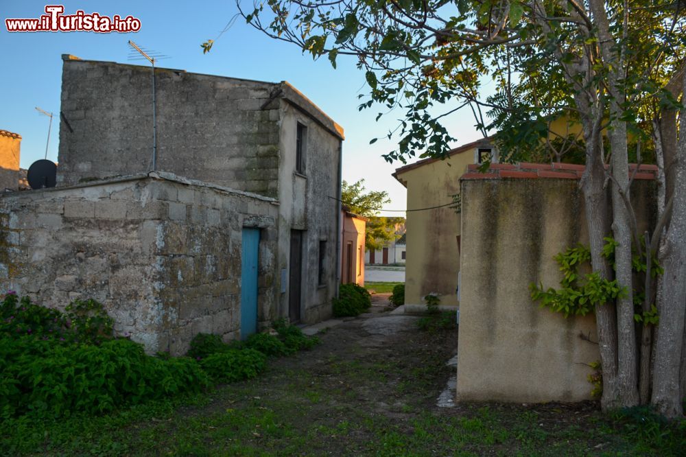 Immagine Nel borgo fantasma di San Salvatore di Sinis sono stati girati diversi film western, tra cui “Giarrettiera Colt” del 1968.