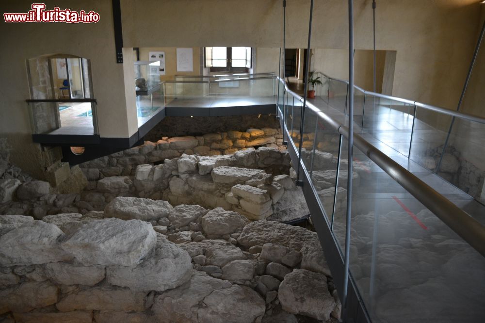 Immagine Con la ristrutturazione di Casa Zapata a Barumini negli anni '90 sono emersi i resti di un antichissimo nuraghe.