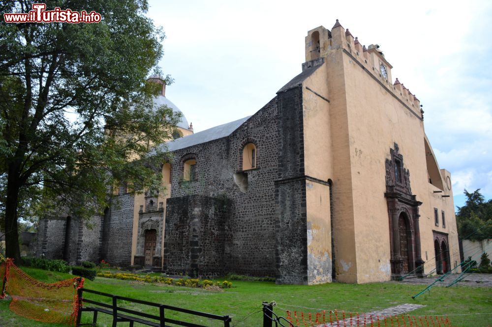 Immagine La cattedrale di Xochimilco è dedicata a San Bernardino da Siena.