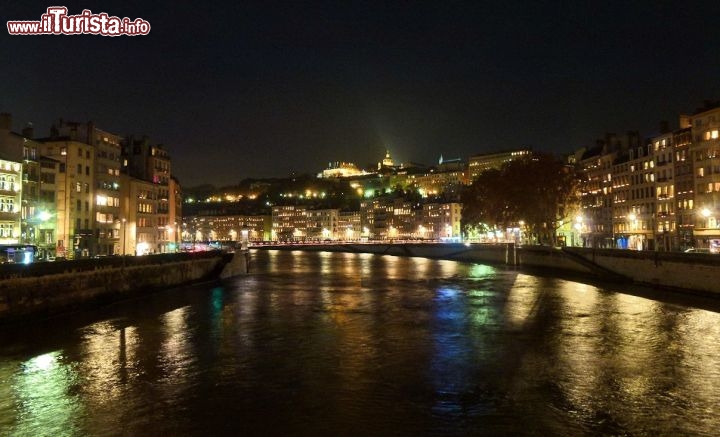 La magia notturna della Saona a Lione