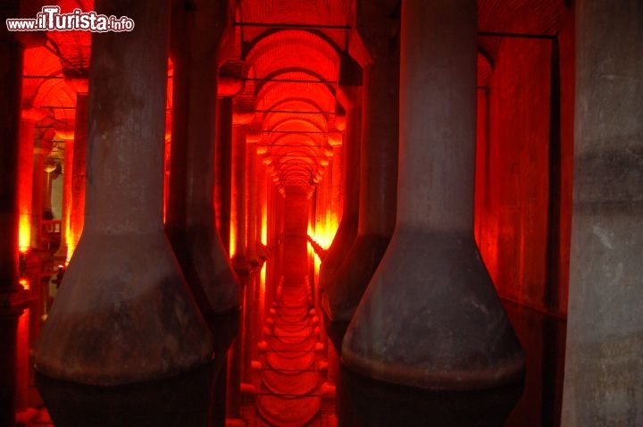 Immagine La Cisterna Basilica ad Istanbul