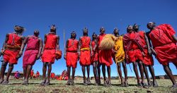 Una trib di Masai vicino al Masai Mara - copyright ...