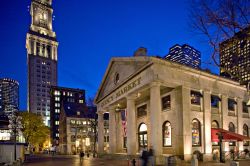 Quincy Market building - Faneuil Hall Marketplace ...