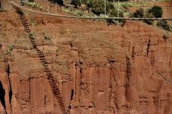 Il ponte sospeso sul vuoto a Terres dAmanar