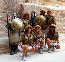 Un po' di folklore a Petra
DONNAVVENTURA 2010 - Tutti i diritti riservati - All rights reserved