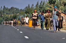 Etiopia gente al ritorno del mercato - In Etiopia ...