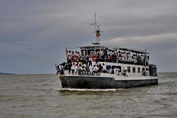 Lago tana pellegrini cristiani al ritorno dalla ...