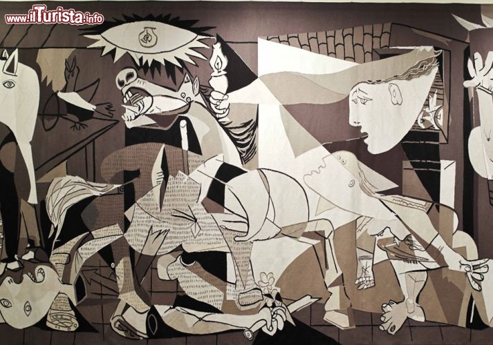 Immagine Picasso :Guernica. Siamo al Museo Reina Sofia Madrid