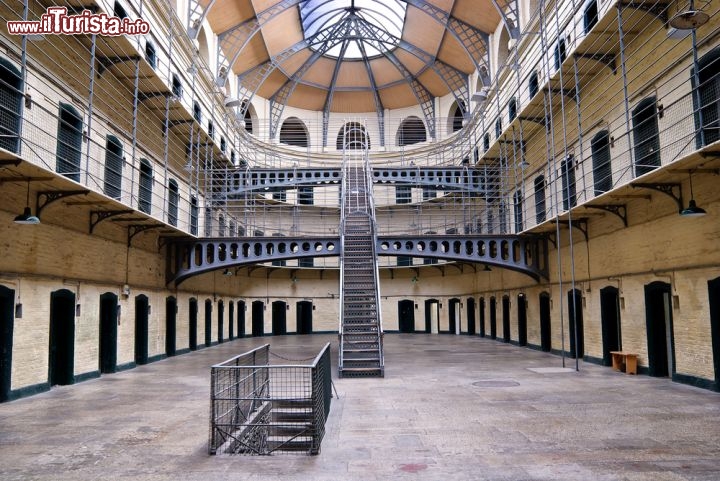 Immagine Interno dell'ex-prigione Kilmainham Gaol a Dublino. Ebbe un ruolo molto importante nella storia Irlandese - © matthi / Shutterstock.com