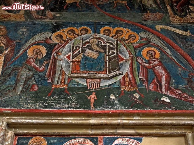 Immagine Affresco all'interno del monastero di Mondovita in Romania, regione di Bucovina - © Monia Savioli 