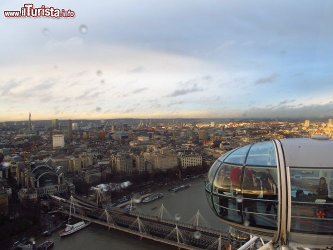 Immagine Il panorama ad alta quota sul London Eye di Londra, la terza ruota panoramica per altezza del mondo