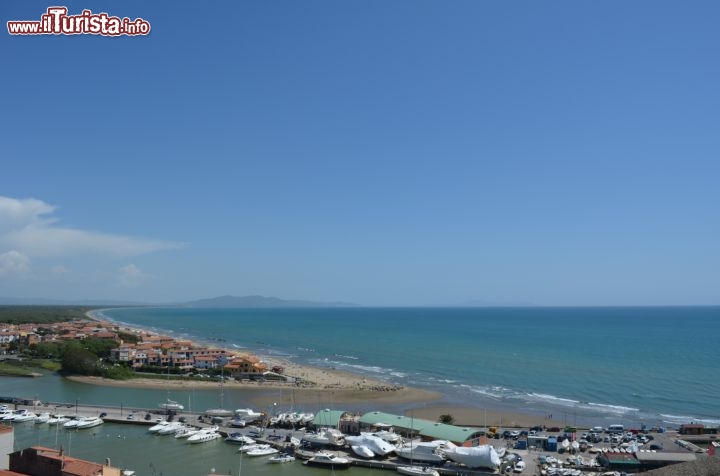 Immagine Il mare di Castiglione della Pescaia con sullo sfondo l'Argentario