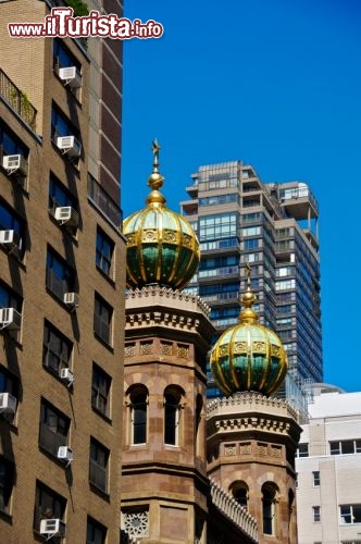 Immagine L'archiettettura della Central Synagogue, Lexington Avenue a New York City - © JayLazarin / iStockphoto LP.