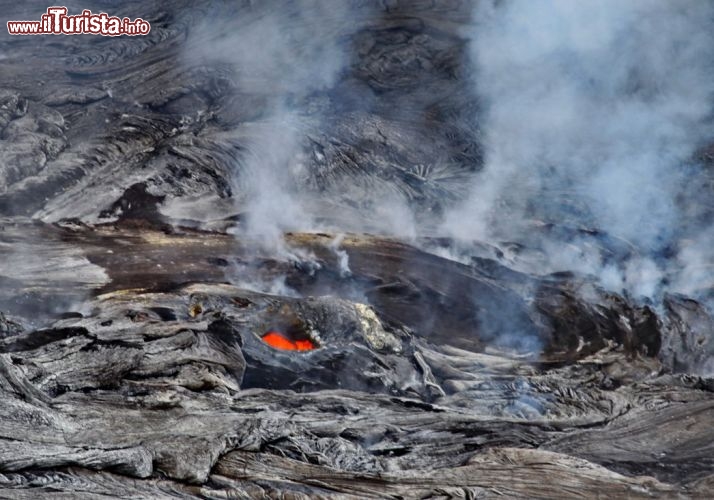 La lava del vulcano Kilauea - Ci troviamo nel sud dell' Isola di Hawaii, anche chiamata con il soprannome di Big Island © DONNAVVENTURA® 2013 - Tutti i diritti riservati - All rights reserved