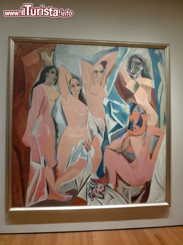 Immagine Les Demoiselles d'Avignon di Pablo Picasso esposte al Museo d'Arte Moderna di New York City