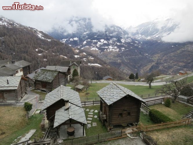 Immagine Panorama di Mase nel sud della Svizzera, nel Cantone Vallese