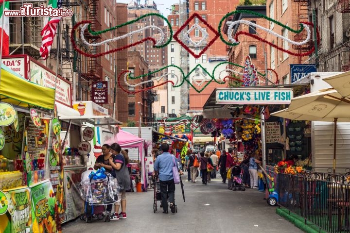 Immagine Strada a Little Italy, durante la Festa di San Gennaro a New York - © littleny / Shutterstock.com