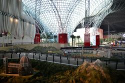 Bella Italia, Ferrari World, Abu Dhabi: è una delle attrazioni destinate all'intrattenimento di tutta la famiglia. A bordo di microvetture, si gira tra le riproduzioni dei luoghi ...