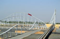 Montagne russe Formula Rossa, Ferrari World: per sfrecciare a 250 km/h nei cieli di Abu Dhabi con il cuore in gola e provare l'esperienza dell'accelerazione di una Formula Uno in un ...