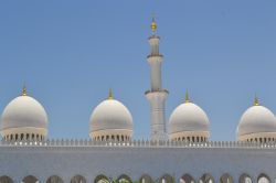 Minareto, Abu Dhabi: le sagome delle cupole e ...