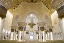 Interno della Moschea Sheikh Zayed: lo stile ...