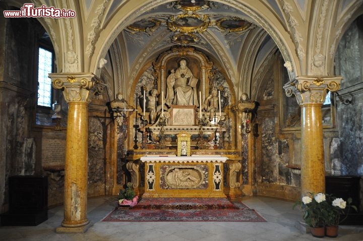 Immagine Cappella rinascimentale-barocca nella Cripta della Cattedrale Parma - si tratta del sepolcro di San Bernardo degli Uberti, opera di Prospeto Spani, datata 1544, ma con successive contaminazioni barocche