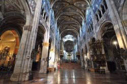 Interno della Cattedrale di Parma - Il Duomo ...