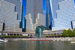 Il World Financial Center (oggi chiamato Brooklfield Place) come appare fotografato dal fiume Hudson - © dibrova / Shutterstock.com / Shutterstock.com