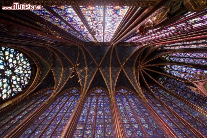 Immagine Cappella alta, Sainte Chapelle Parigi - © Luciano Morpurgo / Shutterstock.com