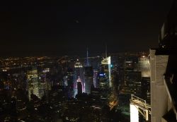 Panorama notturno su Manhattan dal punto panoramico al 102* piano dell'Empire State Building