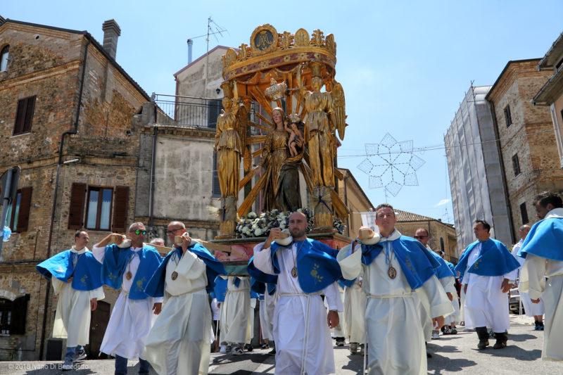 Festa dei Manoppi in onore di Maria Santissima del Suffragio Colonnella